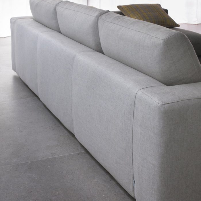 Trasera sofa fijo modelo alameda 9 de la firma KOO internacional y comercializado por MGF Muebles Garcia Ferrer