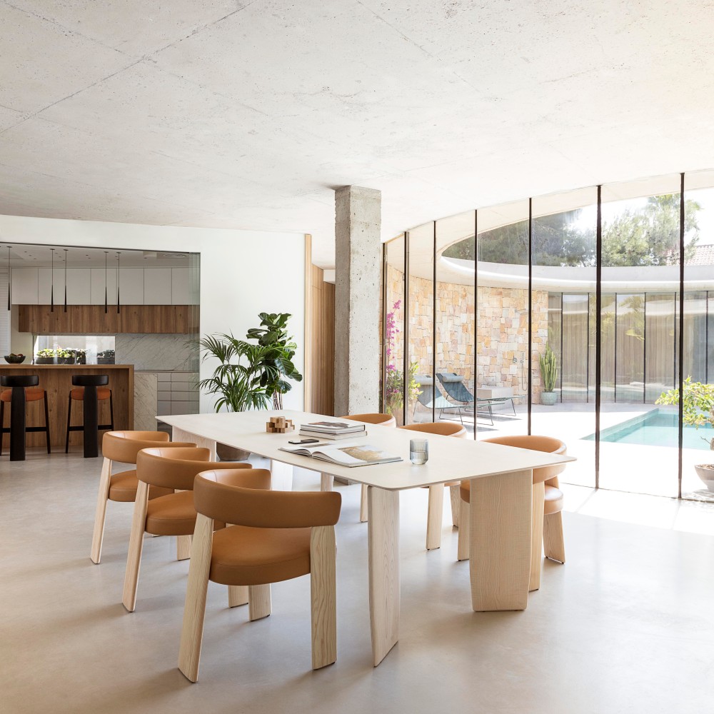 Silla Oru Andreu World en comedor, silla tapizada con estructura de fresno | MGF Mueble Garcia Ferrer