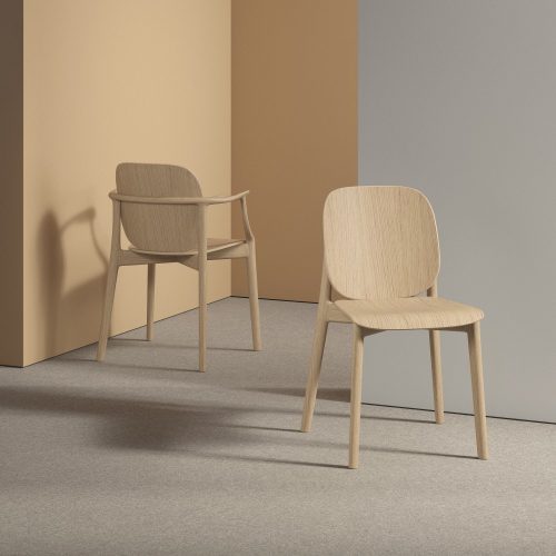 Silla Solo Andreu World en madera, silla para salón-comedor, vista principal | MGF Mueble Garcia Ferrer