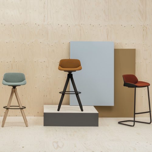 Taburete Nuez Andreu World para barra o isla | MGF | Mueble Garcia Ferrer